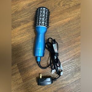 Babyliss pro  blowout dryer brush
